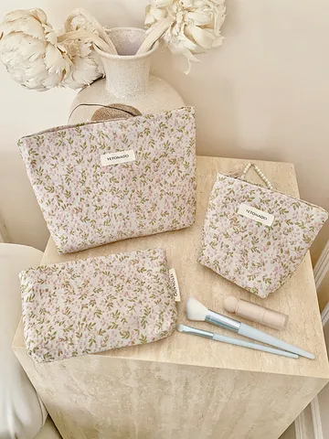 French Floral Embroidered Cosmetic Bag Large Capacity Travel Skincare Storage Canvas Pouch Makeup Organizer Bag