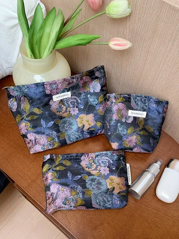 YETONADO Vintage Floral Print Polyester Cosmetic Bag Large Capacity Portable Travel Toiletry Organizer Handbag