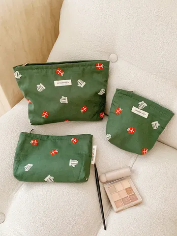 Christmas Large Capacity Makeup Bag Polyester Embroidered Toiletry Organizer Portable Travel Cosmetic Pouch Zipper Handbag for Women