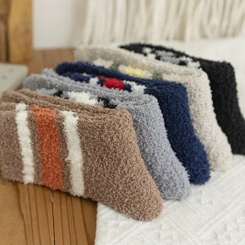 Herren Winter Verdickter Korallenfleece Wadenlange Socken Weich Warm Schlaf Boden Socken Gestreift Thermisch Lässige Strumpfwaren