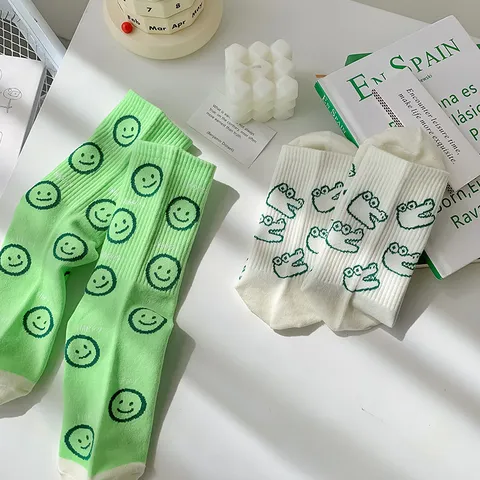 Chaussettes Mi-Hautes pour Femmes Mignon Cartoon Sourire Dinosaure Cœur Motif Coton Respirant Décontracté Tendance Vêtements Quotidiens