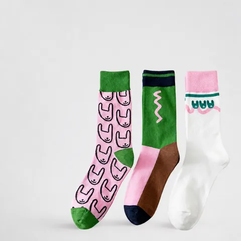Femmes Style Doux Coton Chaussettes Mi-Hautes Rayées Colorées Lapin Lettre Broderie Décontracté Quotidien Chaussettes