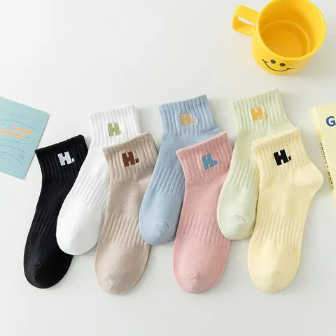 Femmes Style Doux Coton Chaussettes Mi-Hautes Rayées Colorées Lapin Lettre Broderie Décontracté Quotidien Chaussettes