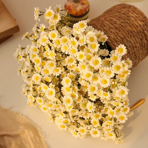 Mazzo di Fiori di Margherita Artificiale Crisantemo in Seta Finti Fiori per Decorazione della Casa Soggiorno Accessori di Fotografia