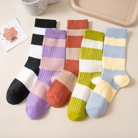 Damen Gestreifte Baumwolle Crew Socken Farbmix Ins Modisch Koreanisch College Stil Lässige Socken Weich Atmungsaktiv
