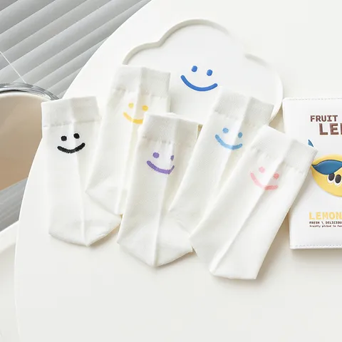 Chaussettes Mi-Bas en Coton pour Femmes Broderie Visage Souriant Mignon Décontracté Vêtements Quotidiens Couleurunie Mode