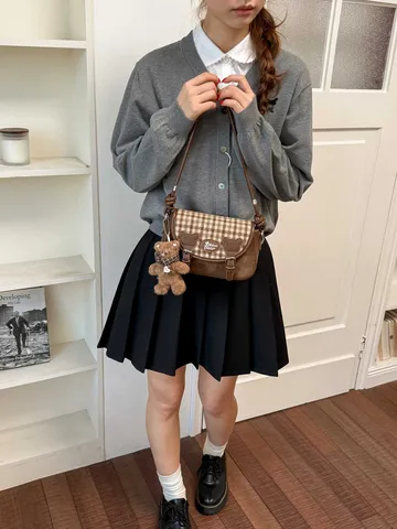 Damen Vintage Karomuster Colorblock PU Leder Kleine Quadratische Umhängetasche Mit Teddybär Schlüsselanhänger Für Arbeit Reise