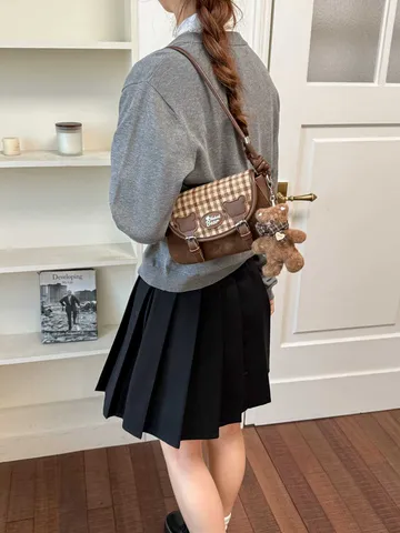 Damen Vintage Karomuster Colorblock PU Leder Kleine Quadratische Umhängetasche Mit Teddybär Schlüsselanhänger Für Arbeit Reise