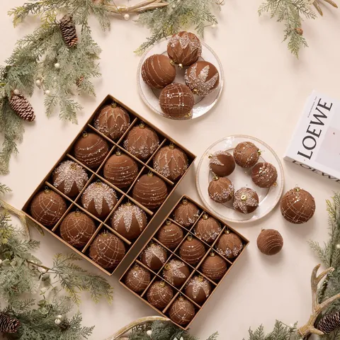 Luxury Flocked Painted Christmas Balls Boxed Hanging Pendants Vintage Holiday Tree Home Decor Ornaments Party Supplies