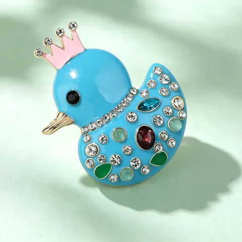 Lindo Broche de Patito Amarillo con Corona Alfiler Aleación Esmalte Strass Animal Abrigo Traje Decoración Joyería Regalo Unisex