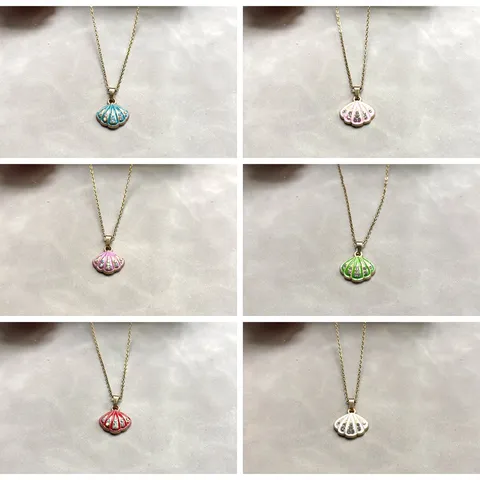 Collier Pendentif Coquillage en Alliage de Strass pour Femmes Série Océan Collier Coquillage Goutte d'Huile Bijoux Frais Cadeau pour Fête de Plage Quotidienne