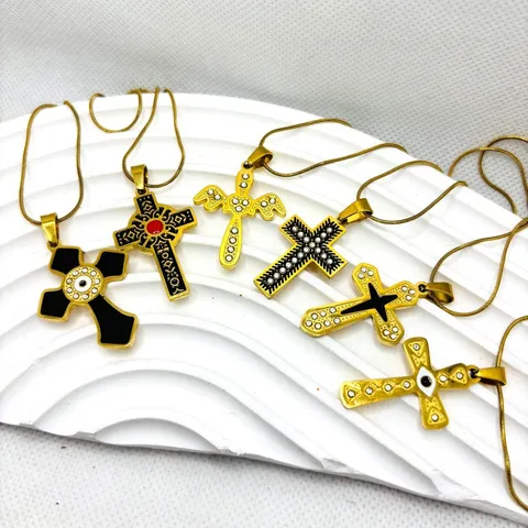 Collier Croix en Acier Titane Plaqué Or Tendance Gothique Mauvais Œil Pendentif en Strass Collier pour Hommes Femmes Bijoux de Mode Vintage