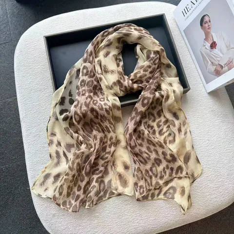 Women's Fashion Leopard Print Scarf Lightweight Polyester Sunscreen Shawl Versatile Long Neck Scarf For Travel Daily Wear