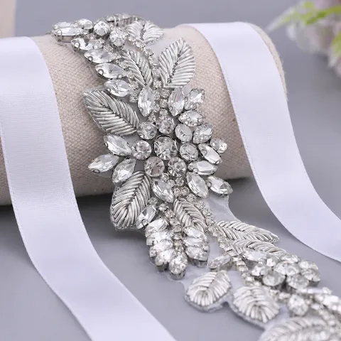 Luxe Elegante Dames Strass Riem Handgemaakt Kraal Bloemen Ontwerp Trouwjurk Tailleband Mode Kleding Accessoires