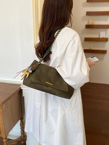 Women Minimalist PU Leather Suede Texture Chain Shoulder Bag Solid Color Underarm Crossbody Bag With Leaf Pendant Daily Fashion Purse