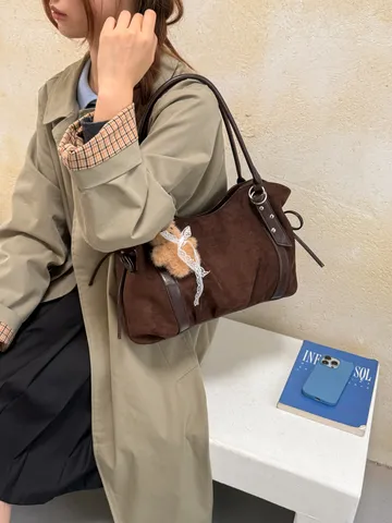 Women Fashion Suede Underarm Bag Commuter Shoulder Tote Bag Vintage Soft Satchel Bag With Exquisite Plush Bear Charm