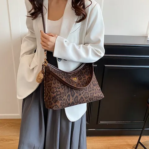 Women Suede Underarm Bag Large Capacity Shoulder Crossbody Tote Bag Fashion Leopard Print Handbag With Bear Pendant