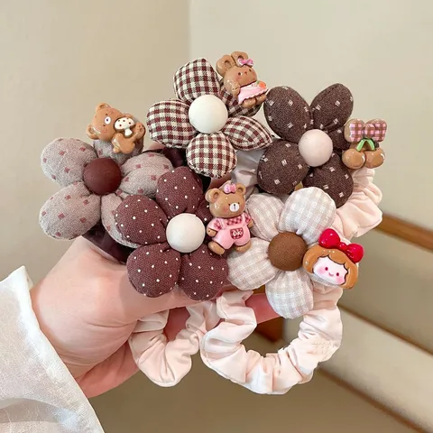 Fascia per Capelli Carina Floreale a Quadri Ciondolo Orso in Resina Accessori