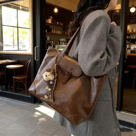 Women Retro Large Capacity PU Leather Tote Bag Vintage Commuter Shoulder Handbag with Pendant Minimalist Top Handle Bag