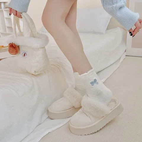 Winter Verdikte Warme Fluwelen Dames Socken Schattige Cartoon Borduurwerk Strik Beer Konijn Midden Koker Thermische Socken