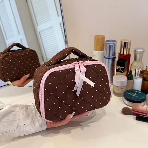 Schattige Gewatteerde Kosmetische Tas met Stippen Katoenen Stof Reizen Toilette Etui Draagbare Make-up Organizer Tas met Rits en Strik voor Vrouwen