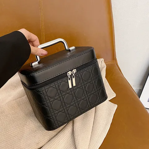 Grote Capaciteit PU Lederen Cosmetische Tas Vintage Gewatteerd Make-up Organizer Doos Geometrische Stiksels Reistoilettas