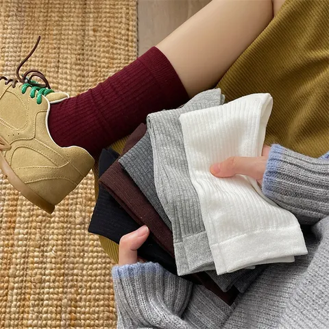 Calze a collo medio a coste vintage da donna in cotone pettinato tinta unita casual retro di uso quotidiano
