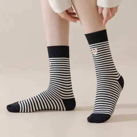 Estilo Preppy A Rayas Lindo Dibujo Animado Oso Bordado Calcetines De Media Caña Mujer Otoño Invierno Cálido Algodón Calcetines Slouch