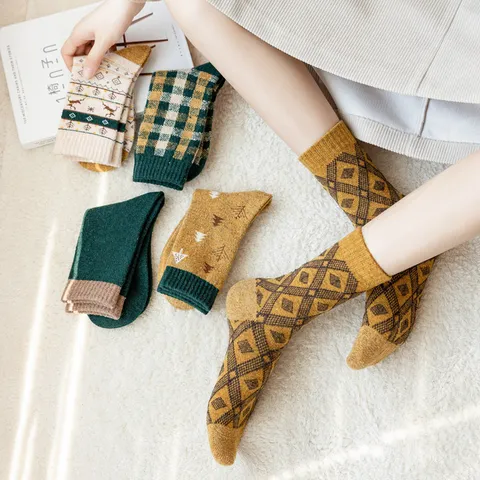 Chaussettes Épaissies Chaudes en Mélange de Laine pour Femmes Hiver Mignon Style Japonais Rétro Thermique Quotidien