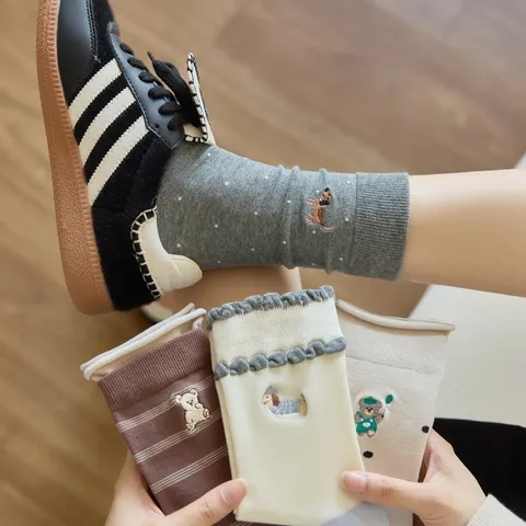 Femmes Style Japonais Dessin Animé Broderie Mignon Bord Roulé Chaussettes Mi-Bas Coton Peigné Doux Décontracté Quotidien