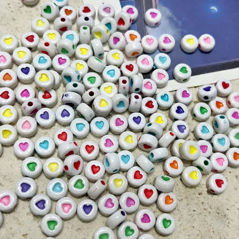 Cuentas de Corazón de Acrílico Base Blanca Cuentas Sueltas Estampadas Coloridas Para Fabricación de Joyas DIY Cadena de Teléfono