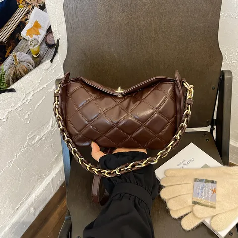 Women Quilted PU Leather Crossbody Bag Elegant Small Pillow Shape Handbag With Chain Strap For Daily Fashion Matching Style