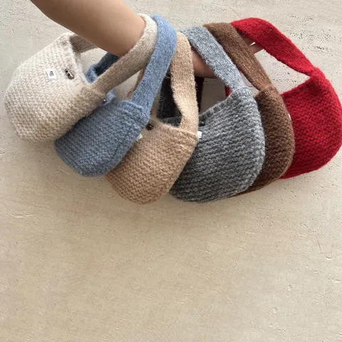 Korean Minimalist Acrylic Knitted Mini Handbag For Kids Girls Solid Color Soft Yarn Horn Buckle Children Portable Tote Bag