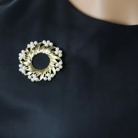 Vintage Perlen Kranz Brosche Legierung Vergoldet Elegante Blumen Anstecknadel Schmuck Geschenk Für Damen