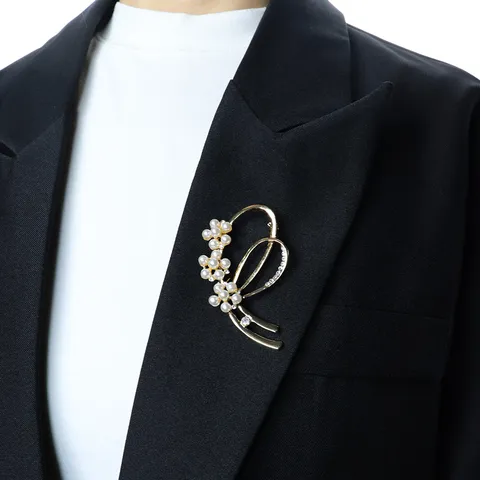Broche Perle Designer Alliage Strass Fleur Broches Épingles Élégant Costume Pull Manteau Bijoux Accessoires Pour Femmes
