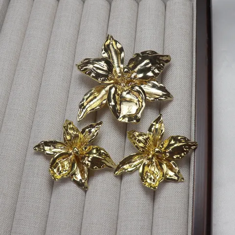 Minimaliste Métal Fleur d'Iris Broche Boucles d'Oreilles Set Plaqué Or Esthétique Chic Bijoux Accessoires Cadeau Pour Femmes