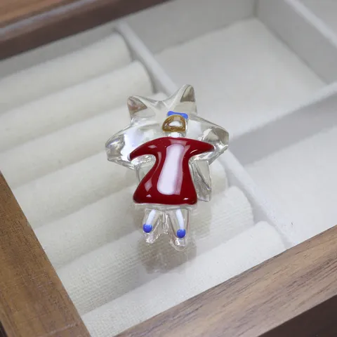 Niche Design Little Girl Hugging Star Brooch Japanese Handmade Alloy Red Skirt Bow Brooch Pin Fashion Jewelry Gift