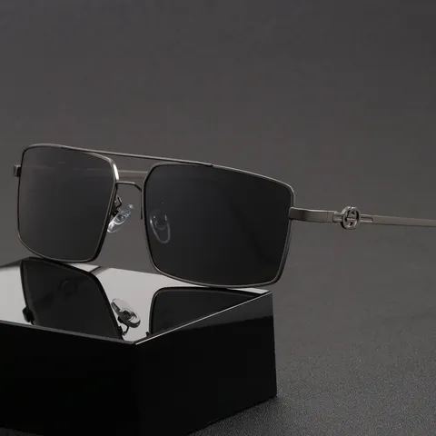 Lunettes de Soleil Polarisées pour Hommes Monture Carrée en Métal UV400 Conduite Lunettes de Soleil Mode Extérieur Voyage Lunettes