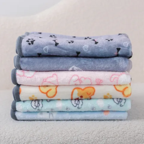 Thickened Fleece Pet Blanket Warm Dog Cat Sleeping Mat Soft Washable Puppy Kitten Bedding Cover Cartoon Animal Pattern