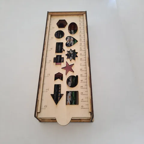 Portapenne Multifunzionale in Legno e Righello da Disegno Traforato Strumento di Pittura per Studenti Archiviazione Desktop Organizzatore