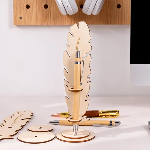 Portapenne in Legno con Piuma Fatto a Mano Scaffale Portaoggetti da Scrivania Decorazione per Ufficio Creativa Organizzatore di Cancelleria d'Arte Regalo