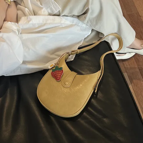 Bolso de Hombro Minimalista de Cuir PU para Mujer Pequeño Bolso Casual Bandoulière Moda Color Sólido Hobo Con Colgante