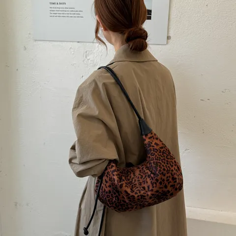 Bolso Hobo de Gamuza Vintage para Mujer Otoño Invierno Minimalista Dumpling Bag Bolso de Hombro Cruzado Moda Diaria