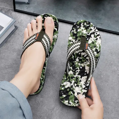 Men's Camouflage Flip Flops Outdoor Beach Anti-Slip Casual Summer Slippers Plus Size Comfortable Soft Sole Flat Beach Shoes Male Footwear