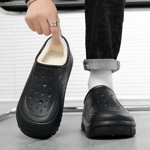 Men Winter Fleece Lined Clogs Slip On Thick Sole Non Slip Warm Cotton Shoes Casual Indoor And Outdoor Shoes