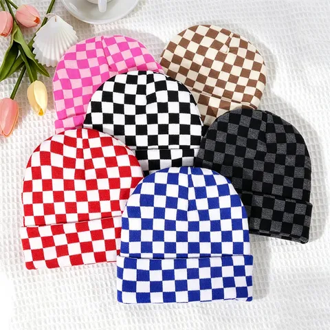 Unisex Checkerboard Jacquard Knit Beanie Winter Warm Casual Retro Street Style Cuffless Pullover Hat For Men And Women