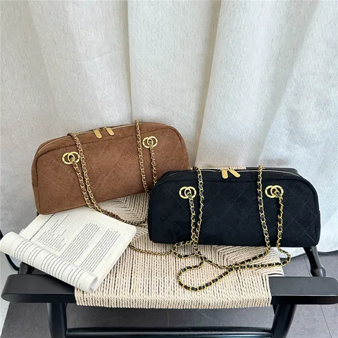 Women's Vintage Quilted Chain Baguette Bag Luxury PU Leather Suede Shoulder Crossbody Bag Retro Diamond Lattice Bowling Bag For Daily Fashion