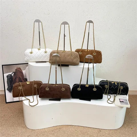 Women's Vintage Quilted Chain Baguette Bag Luxury PU Leather Suede Shoulder Crossbody Bag Retro Diamond Lattice Bowling Bag For Daily Fashion