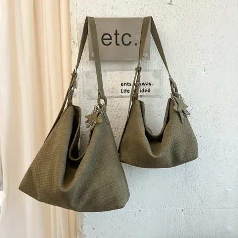 Damen Große Kapazität Geflochtene Umhängetasche Lässige PU-Leder Tote Handtasche Koreanischer Stil Achseltasche Tägliche Pendlertasche