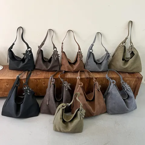 Damen Große Kapazität Geflochtene Umhängetasche Lässige PU-Leder Tote Handtasche Koreanischer Stil Achseltasche Tägliche Pendlertasche